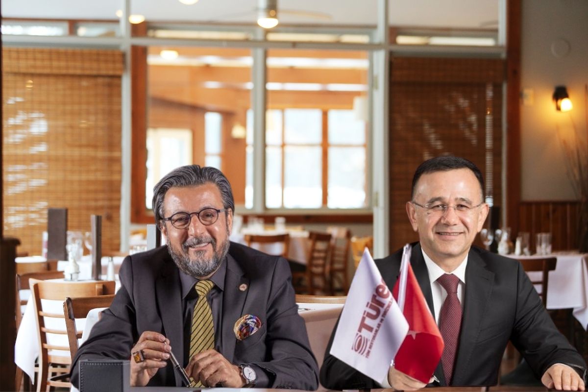 Restoran ve AVM'lerde HES kodu mu aşı kartı mı tartışması